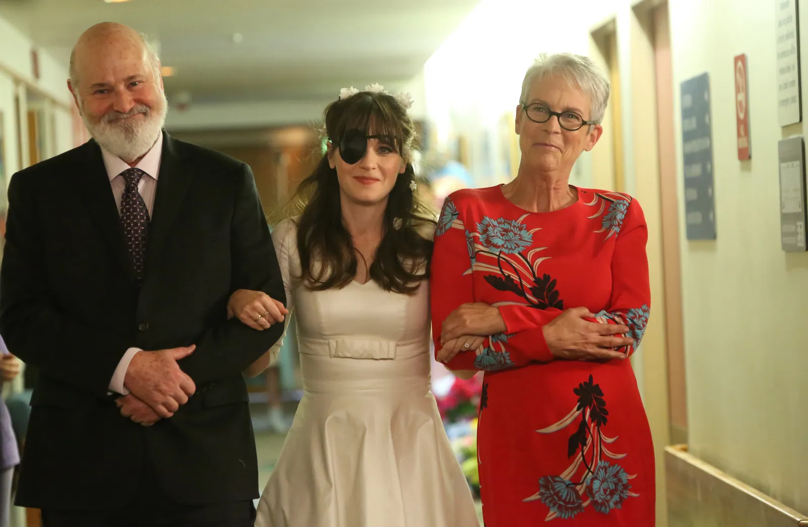 Met Zoey Deschanel en Jamie Lee Curtis in 'New Girl', 2018.