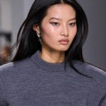 Glanzend haar door de shampoo sandwich