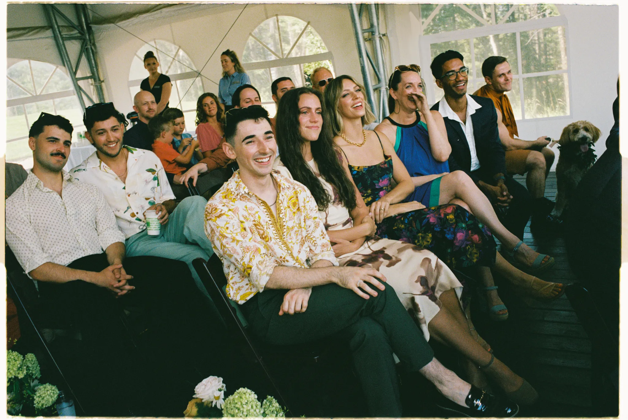 Gasten bij het sound of music huwelijk