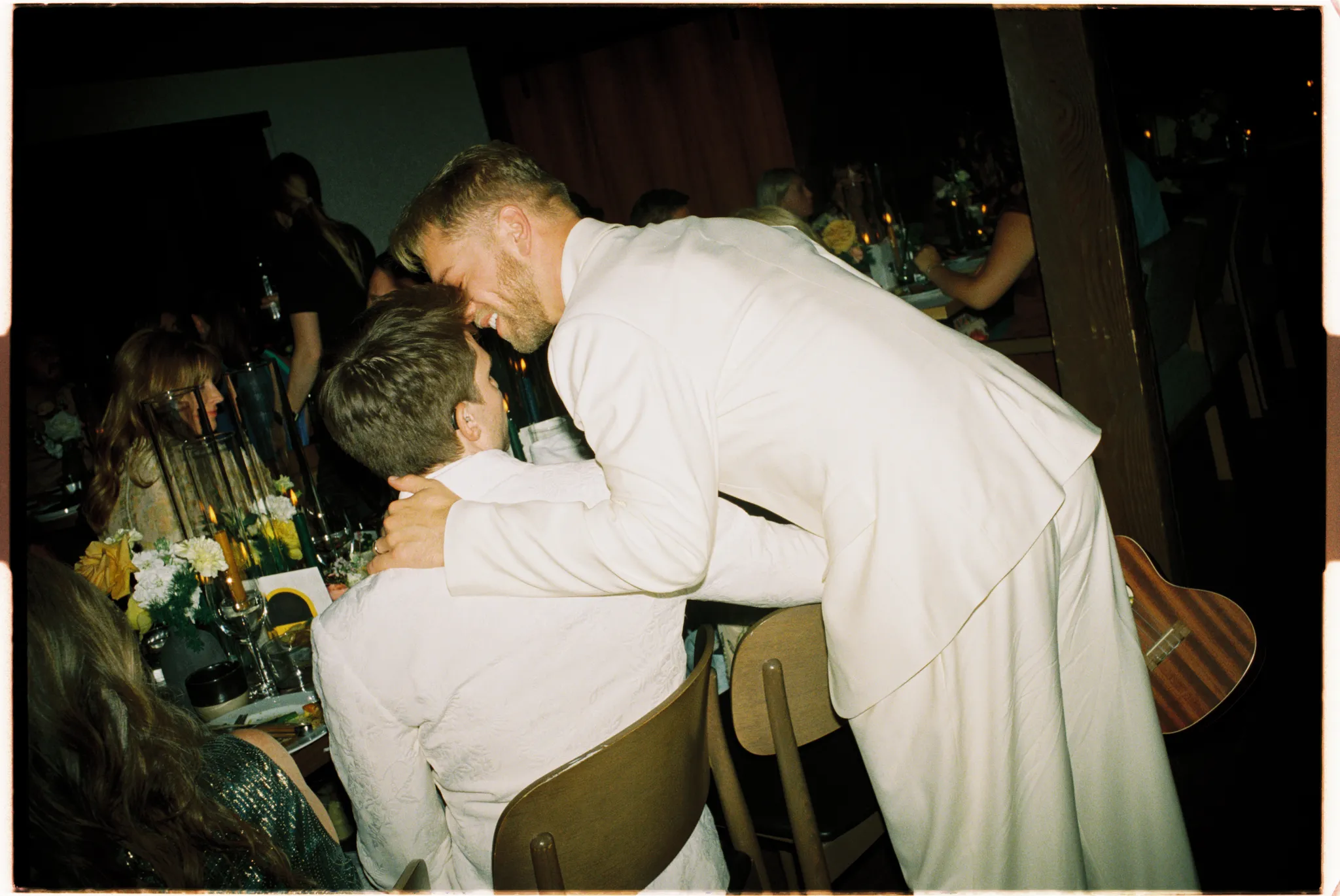 Gasten bij het huwelijk in sound of music stijl