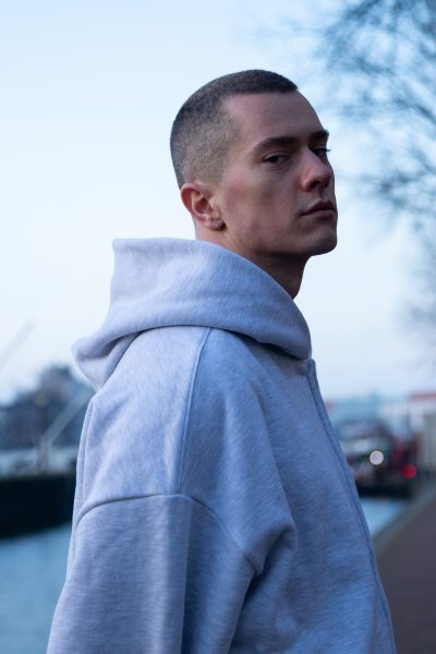 stijn-de-vries-up-close-familie-is-niet-alleen-met-wie-je-bloed-deelt-377351