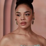 Tessa Thompson met een van de haartrends voor 2026