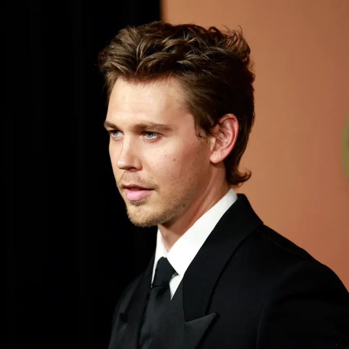 alle-knappe-bekende-mannen-hebben-een-ding-gemeen-dit-polariserende-kapsel-381516