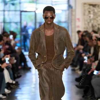 in-2026-willen-we-maar-een-ding-looks-met-verweerd-leer-380980