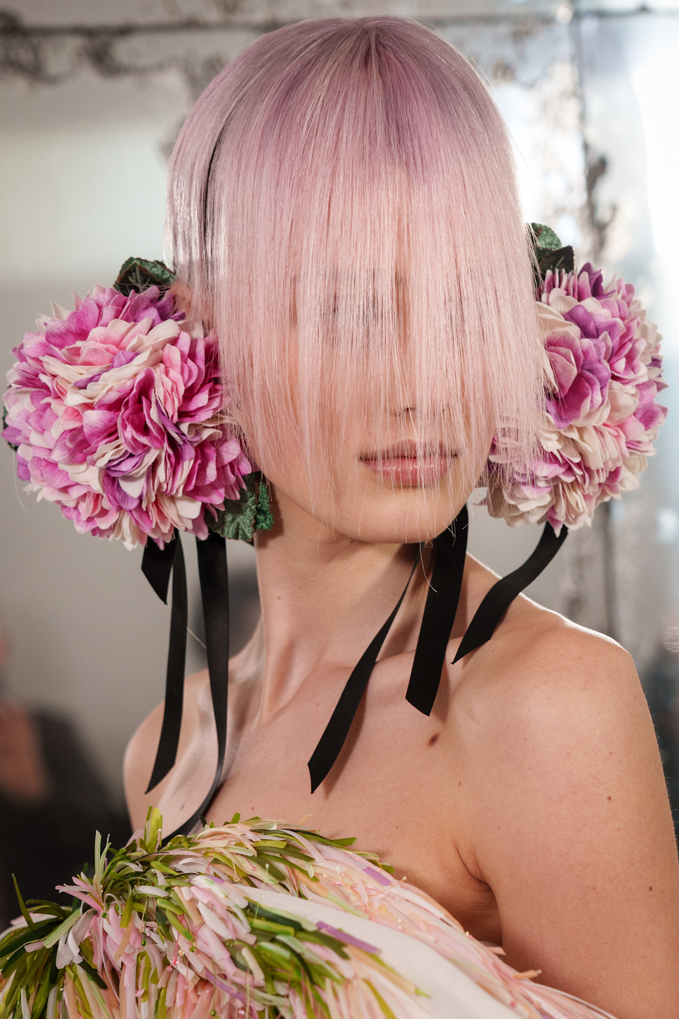 Bloemenoorbellen bij Dior