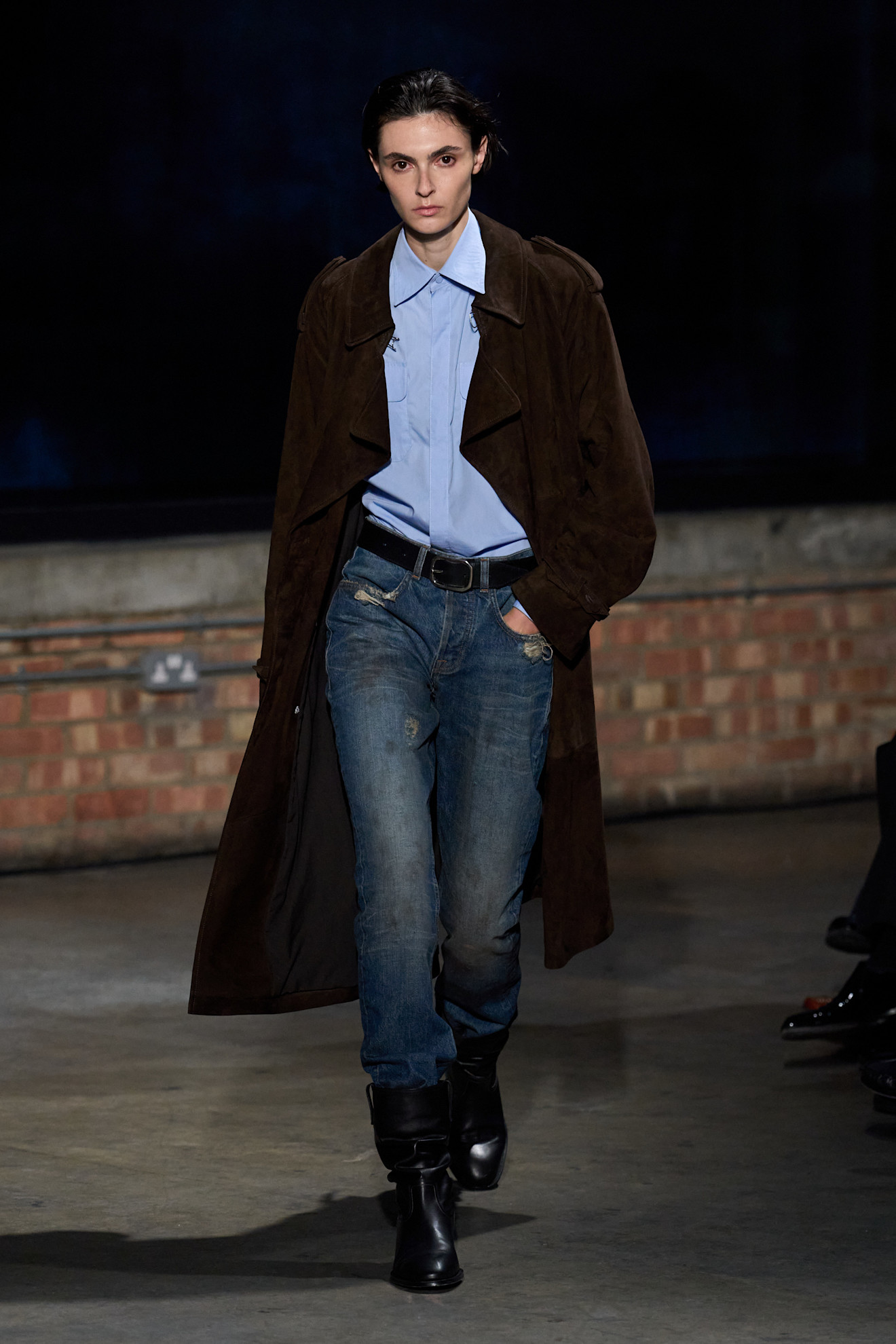 Faded jeans bij Aaron Esh lente/zomer 2026