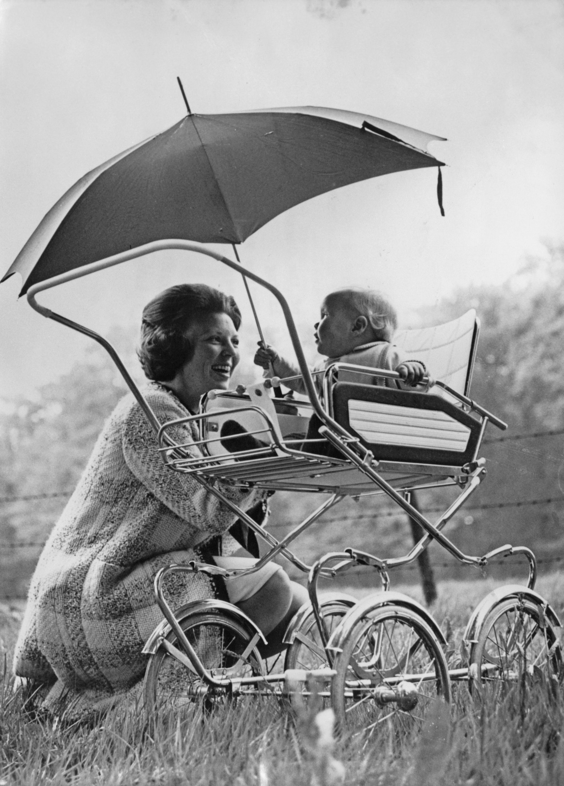 Prinses Beatrix met prins Willem-Alexander