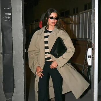 hailey-bieber-heeft-een-begeerlijke-jassencollectie-waar-zijn-ze-te-vinden-380708