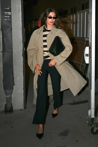 hailey-bieber-heeft-een-begeerlijke-jassencollectie-waar-zijn-ze-te-vinden-380708