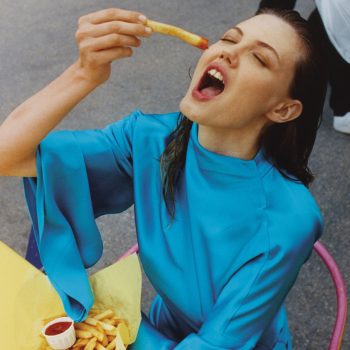 hoe-het-veranderen-van-het-tijdstip-waarop-je-eet-je-slaap-verbetert-380332