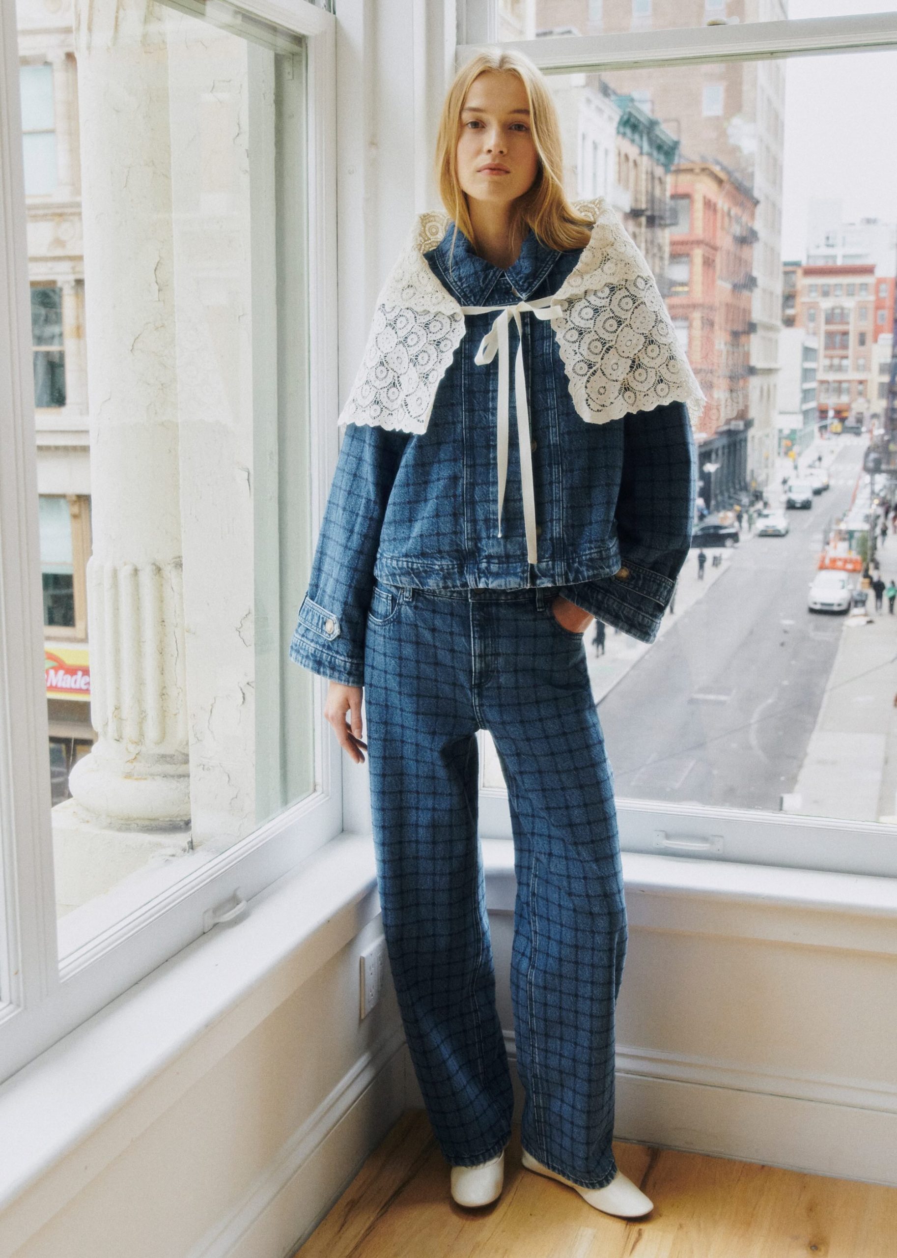 SEA NY Sezane modecollab kanten cape broderie