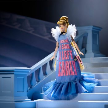couture-voor-je-barbie-deze-assepoester-pop-draagt-viktor-rolf-381660