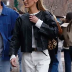 Bella Hadid draagt een witte jeans in Aspen