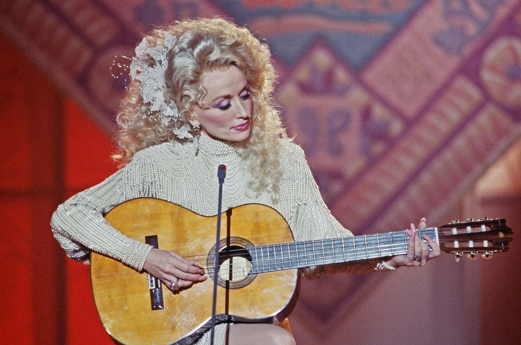 Dolly Parton in 1987