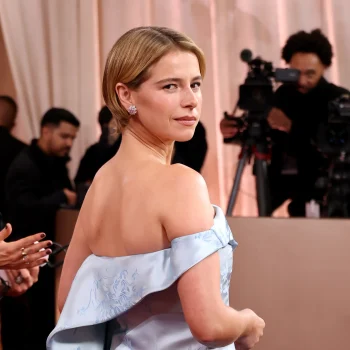 jessie-buckley-bewijst-dat-ze-de-stijlster-van-dit-moment-is-bij-de-golden-globes-2026-380128