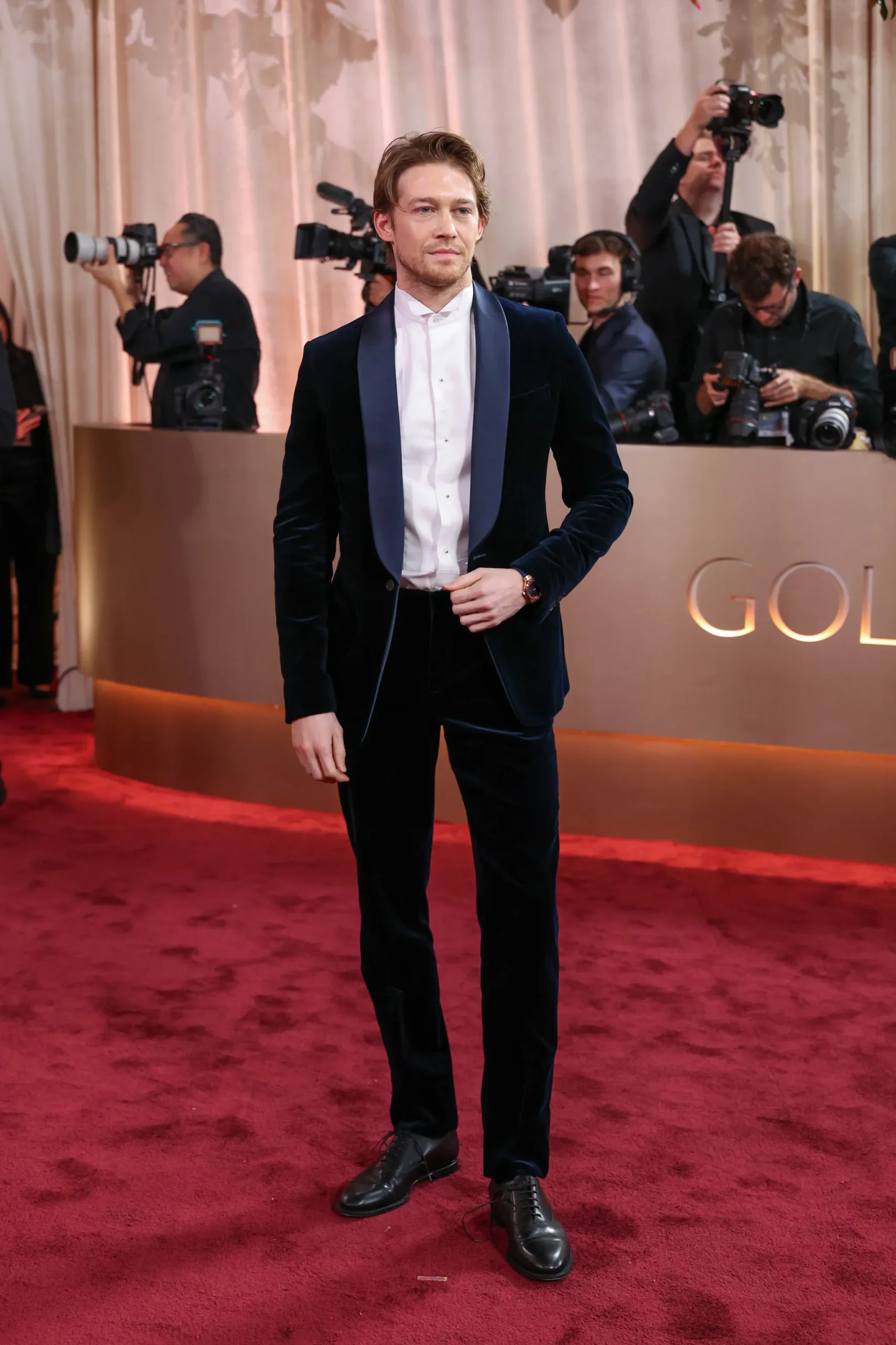 Joe Alwyn in Dior bij de Golden Globes 2026
