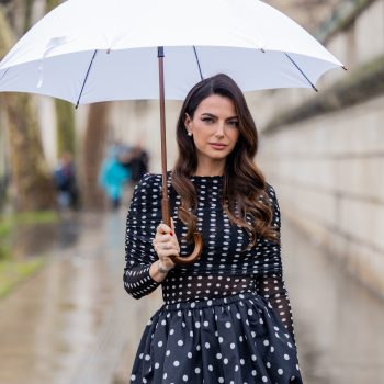 kelly-piquet-laat-zien-dat-deze-zomertrend-ook-in-2026-meegaat-381811