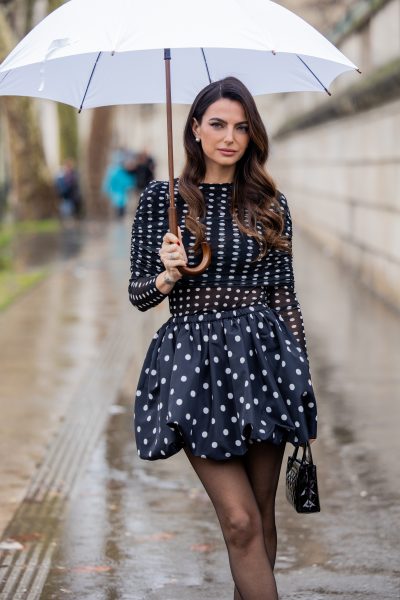 kelly-piquet-laat-zien-dat-deze-zomertrend-ook-in-2026-meegaat-381811