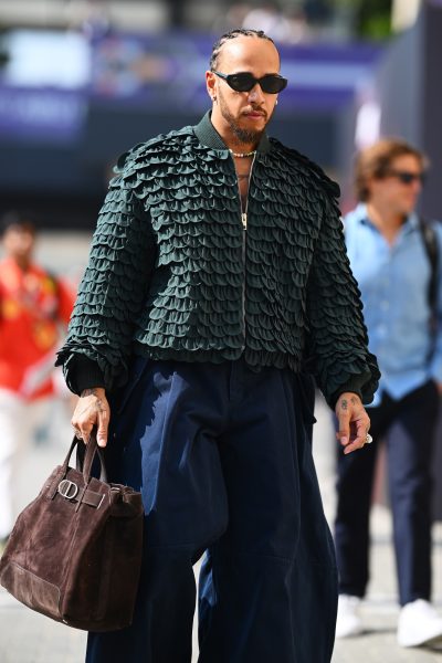 dit-seizoen-draait-alles-om-de-handtas-voor-mannen-380436