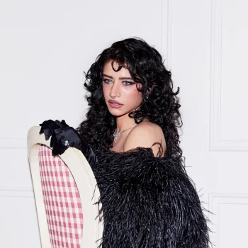 odessa-azion-neemt-vogue-mee-naar-de-golden-globes-2026-380268