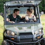 Een vrouw in een relatie met een jongere man