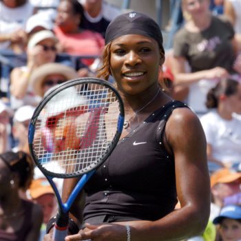 ook-in-sportswear-nemen-we-afscheid-van-de-clean-girl-look-379961