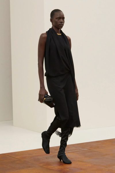 is-het-een-sok-is-het-een-laars-deze-omstreden-schoen-keert-terug-in-2026-379906