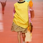 Satijnen sneakers bij Prada