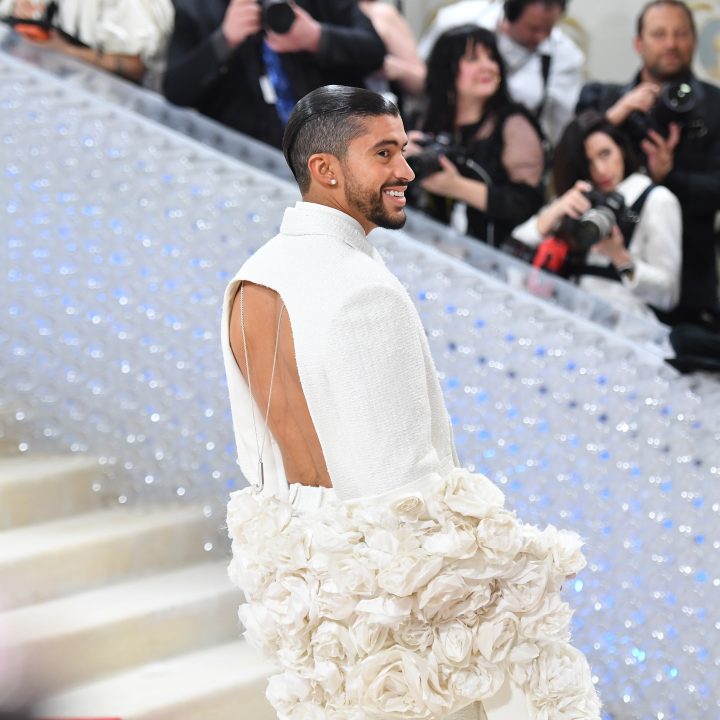 30-looks-die-bewijzen-dat-bad-bunny-de-modekunst-onder-de-knie-heeft-382689