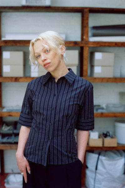 designer-ivania-carpio-over-haar-glaswerk-het-voelt-vanzelfsprekend-om-materiaal-opnieuw-te-gebruiken-385285