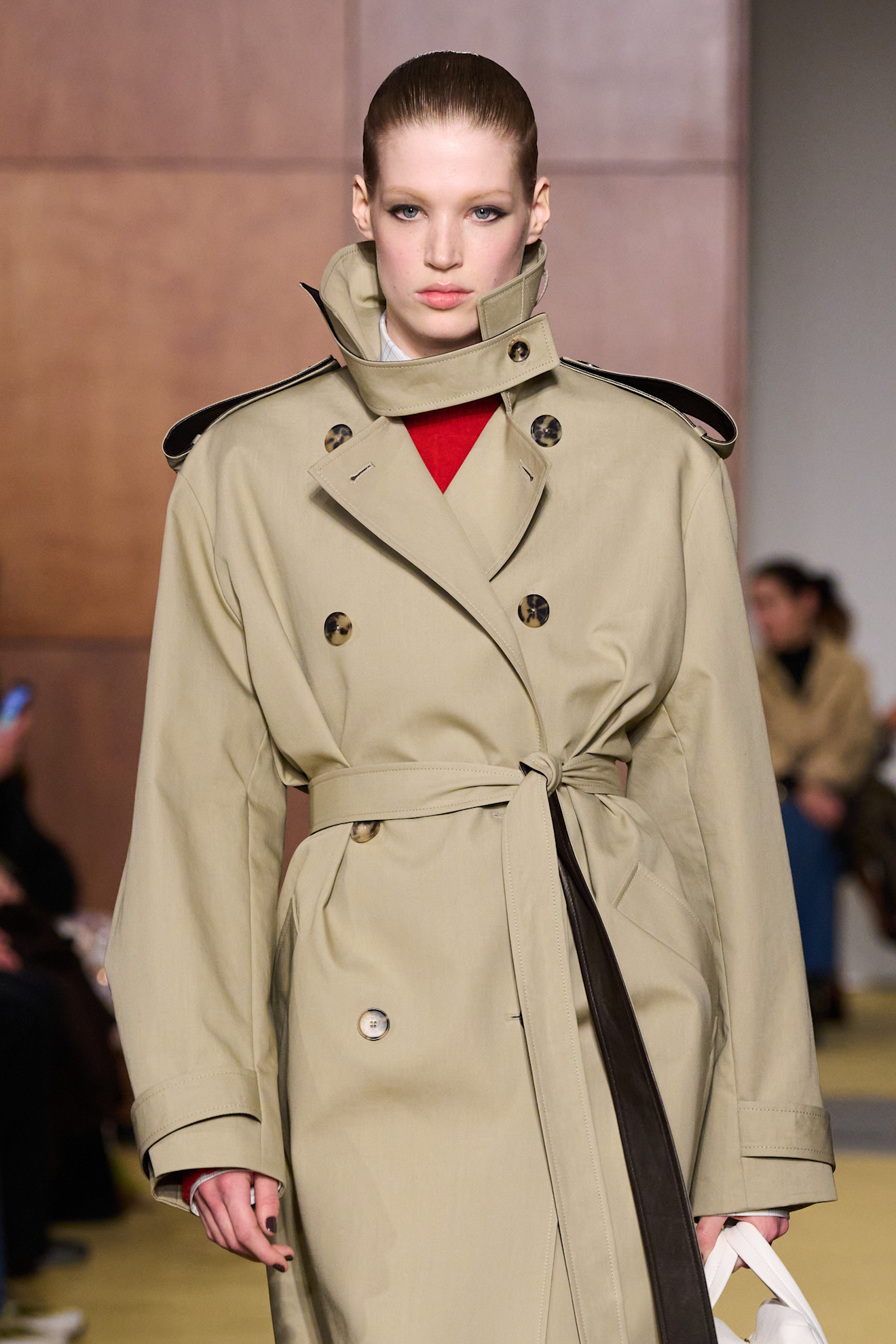 Een look van Tory Burch herfst/winter 2026