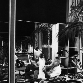 het-huis-van-giorgio-armani-is-de-set-van-de-nieuwe-campagne-van-het-modehuis-382798