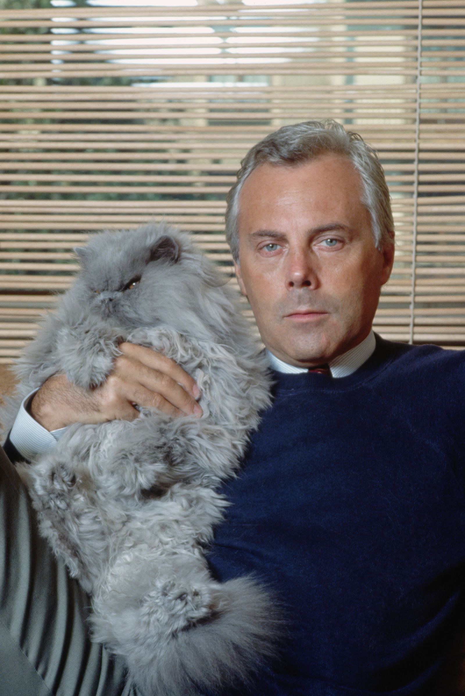 Armani thuis in Milaan met zijn kat