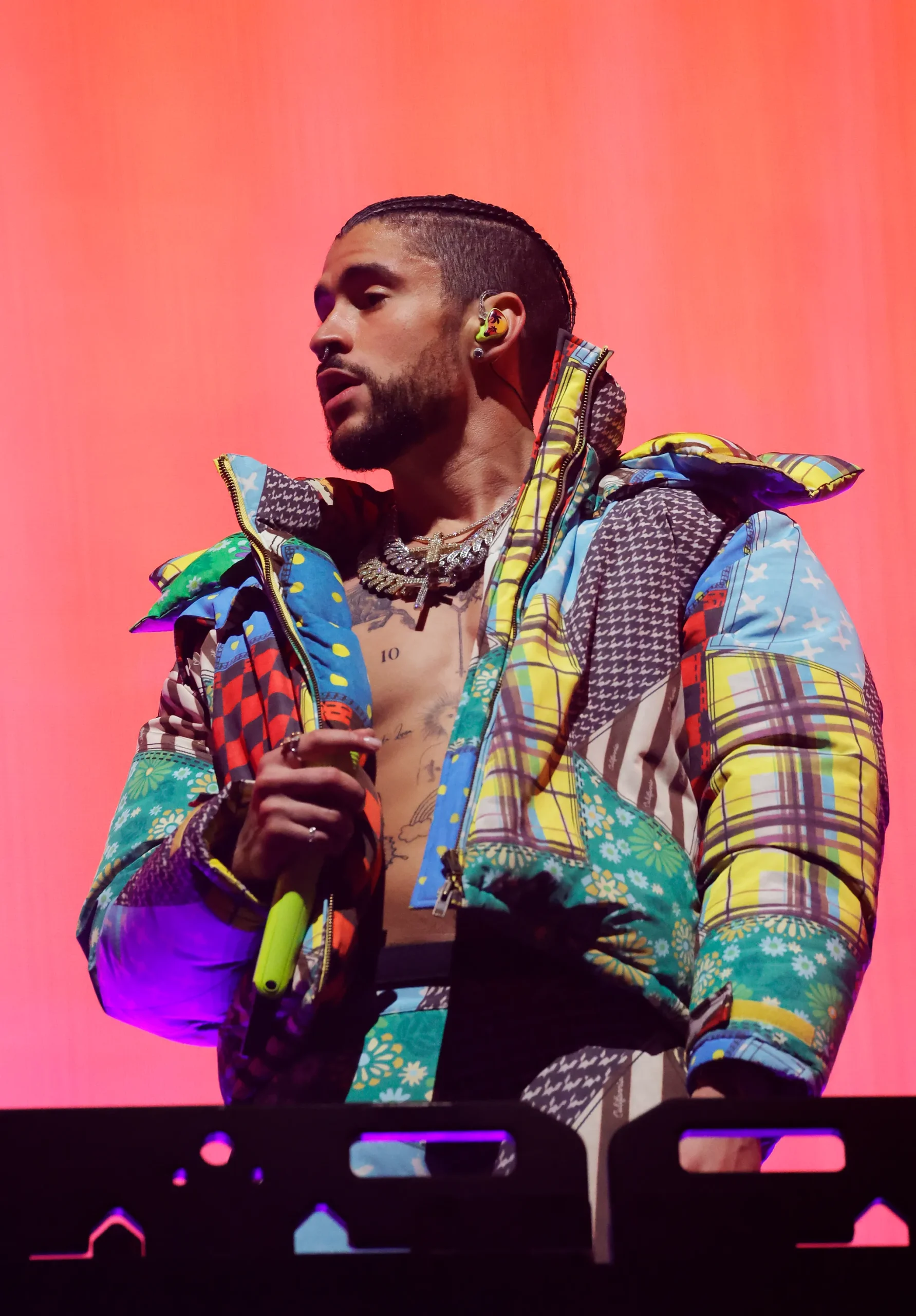 Bad Bunny tijdens een concert