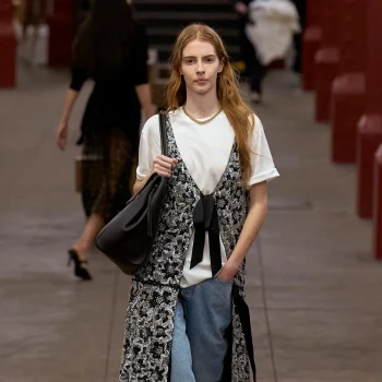 volgens-hailey-bieber-en-kylie-jenner-is-deze-chanel-tas-de-it-bag-van-2026-384927