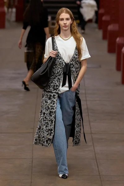 volgens-hailey-bieber-en-kylie-jenner-is-deze-chanel-tas-de-it-bag-van-2026-384927