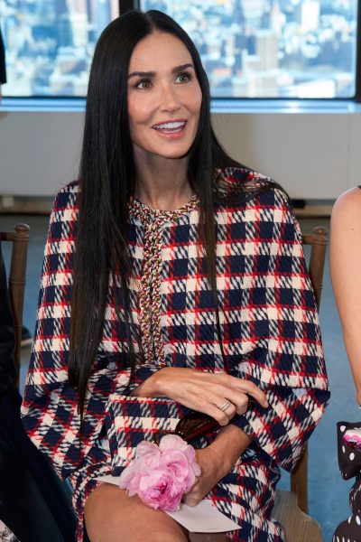 demi-moore-zet-de-schaar-in-haar-iconische-lokken-en-verschijnt-bij-gucci-met-een-bob-385783