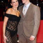 Dua Lipa en Callum Turner bij het 2026 Berlinale Film Festival