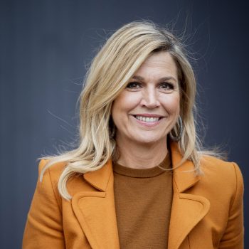 koningin-maxima-kiest-een-onverwachte-kleurencombinatie-voor-de-winter-382759