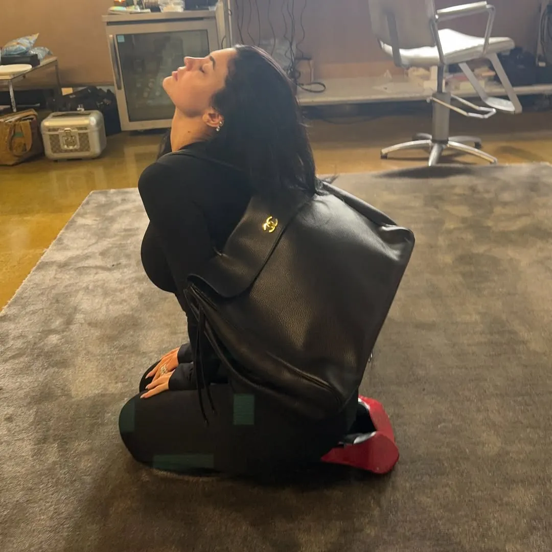 Kylie Jenner draagt een Chanel-tas