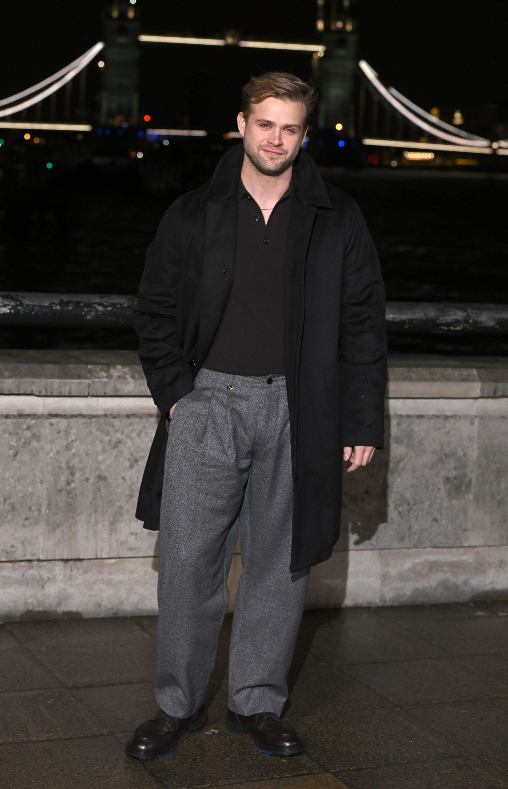 Leo Woodall bij Burberry