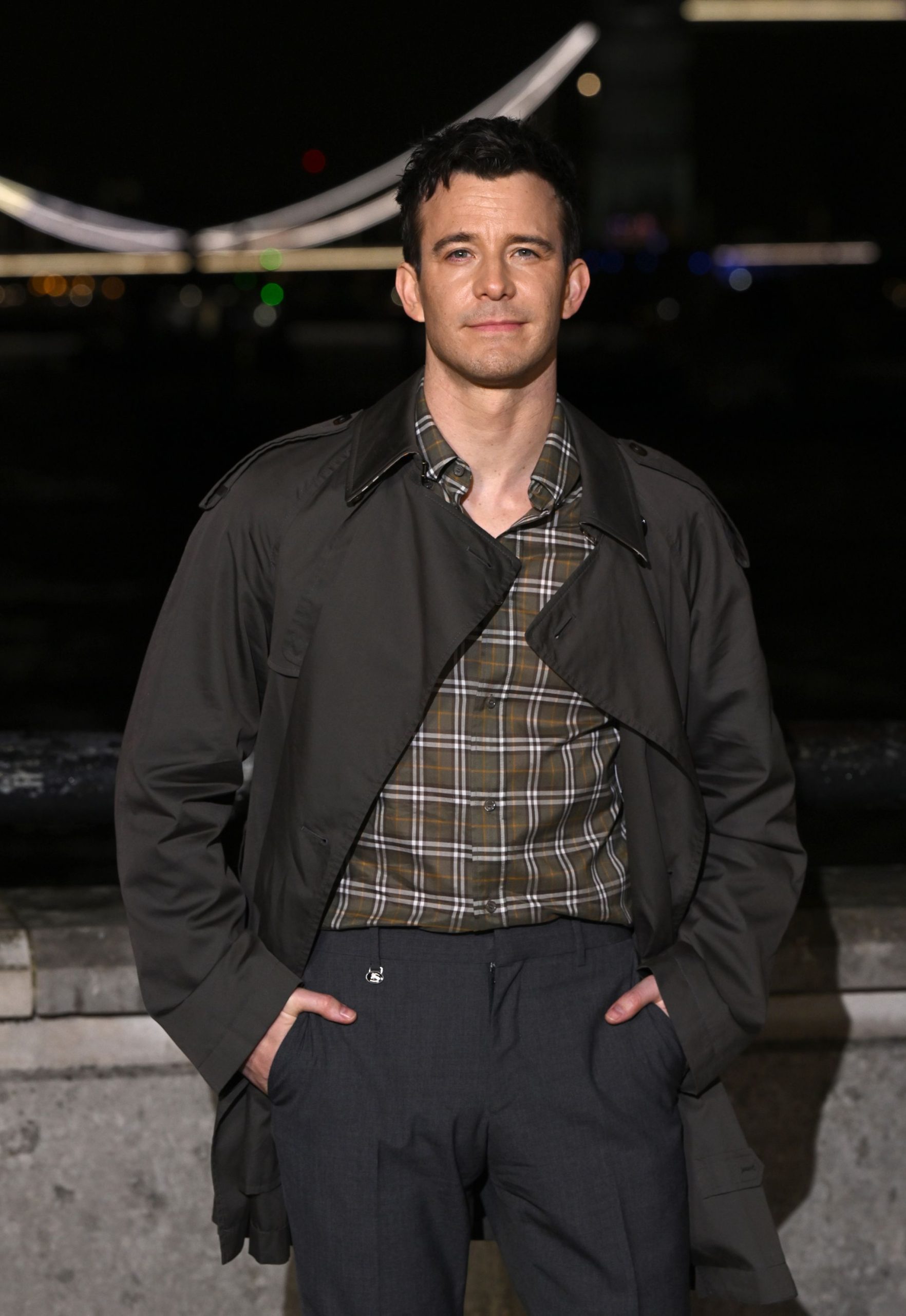 Beroemdheden bij de Burberry catwalk: Luke Thompson