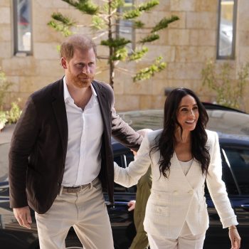 meghan-markle-verschijnt-in-jordanie-in-een-chique-volledig-witte-look-385542