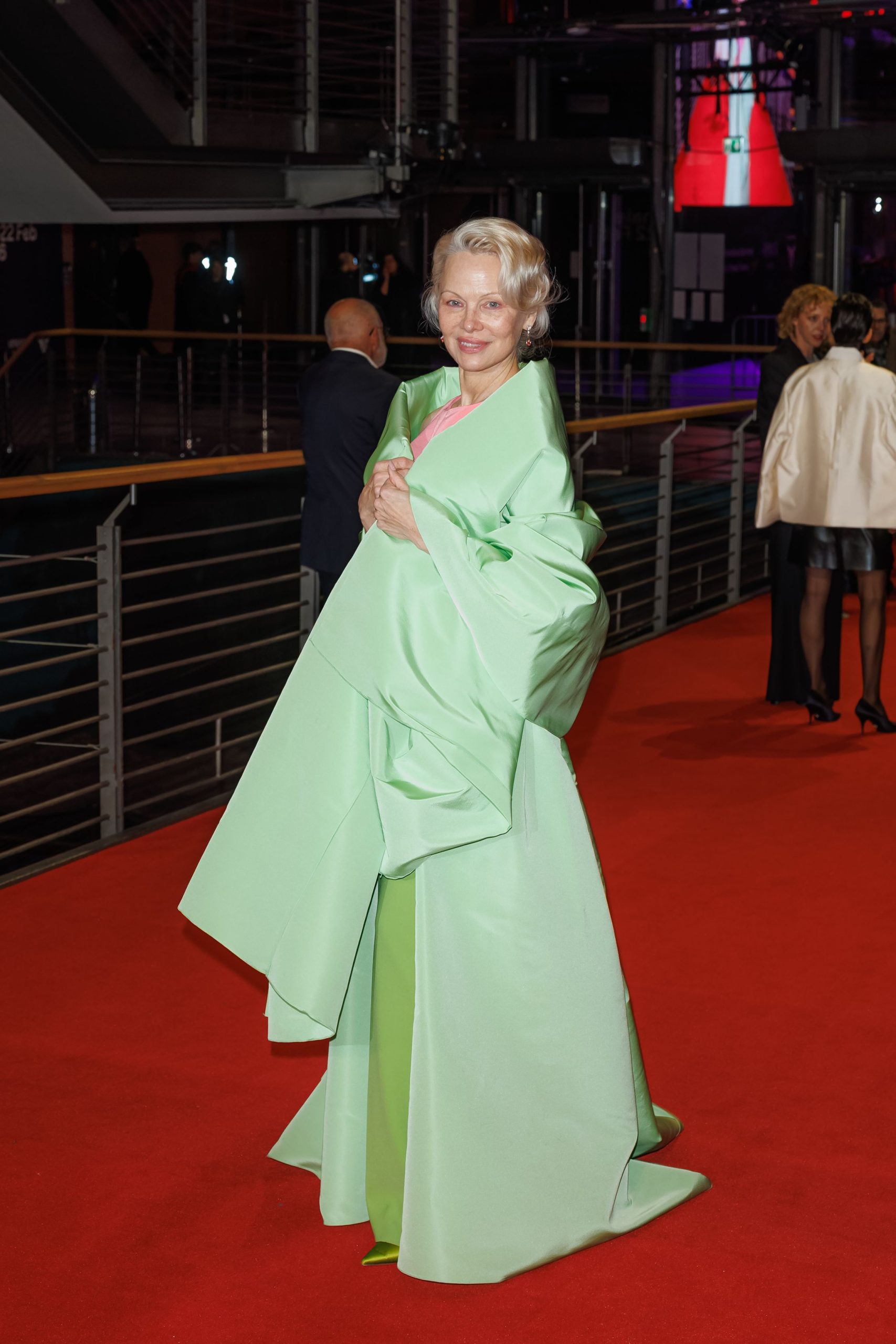 Pamela Anderson bij het Berlijn filmfestival 2026 voor haar film Rosebush Pruning