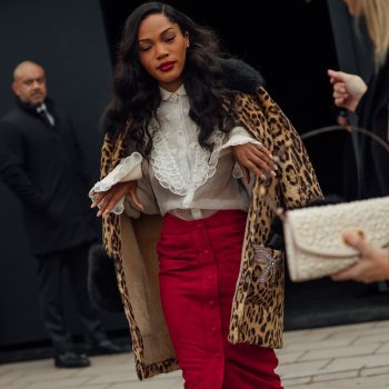 vergeet-zwart-of-wit-panterprint-combineer-je-het-best-met-deze-opvallende-kleur-385294