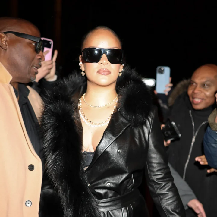 rihanna-is-op-een-one-woman-missie-om-de-voetloze-panty-terug-te-brengen-384492