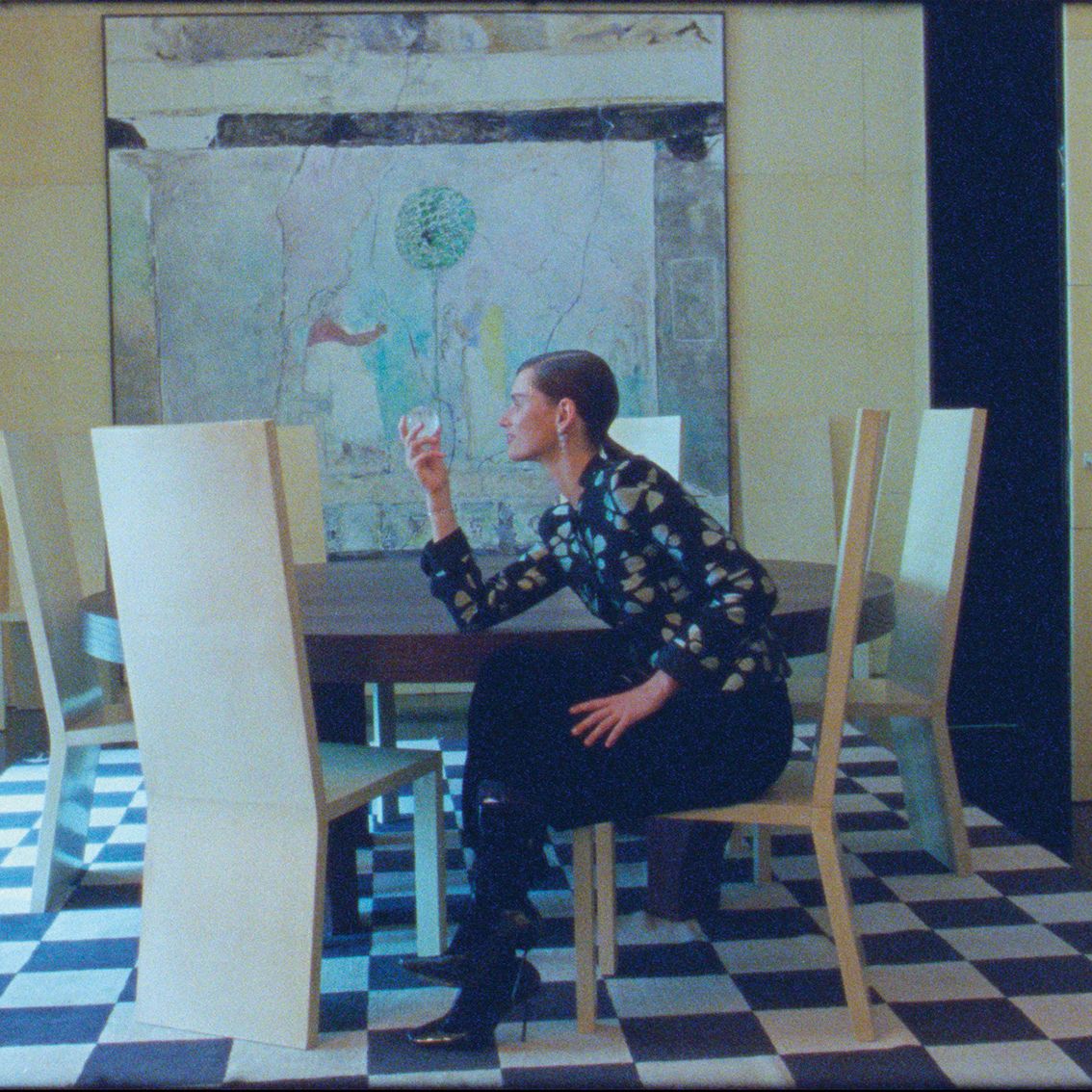 Shoot van Vogue Italia in het huis van Armani, 2020. Uit de collectie '21, Via Borgonuovo'