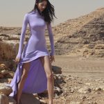 Yasmin Wijnaldum in de lente/zomer 2026-modecampagne van Stella McCartney