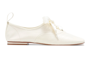 witte schoenen Sarah Chofakian