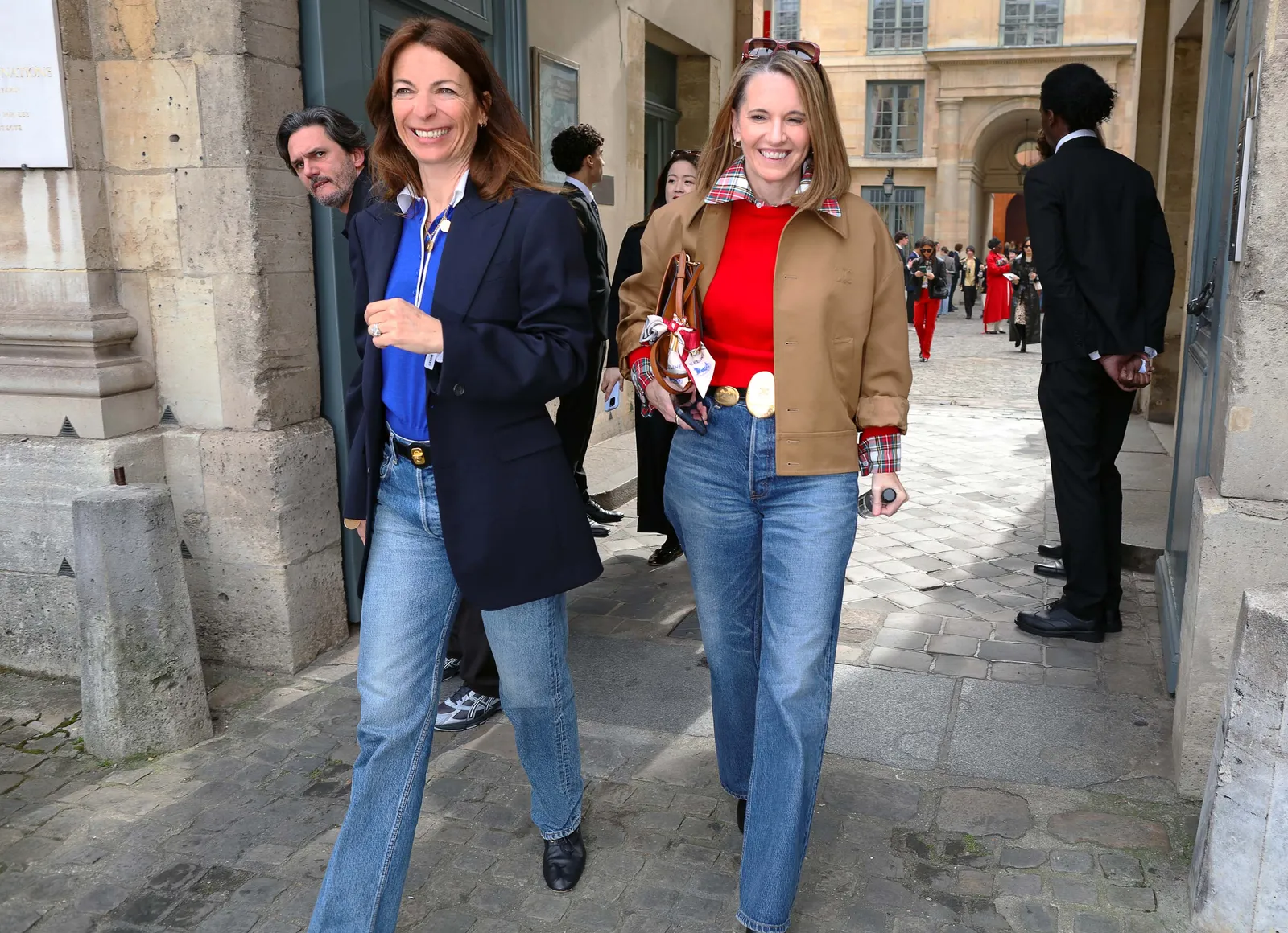 Kleurrijke truien streetstyle 